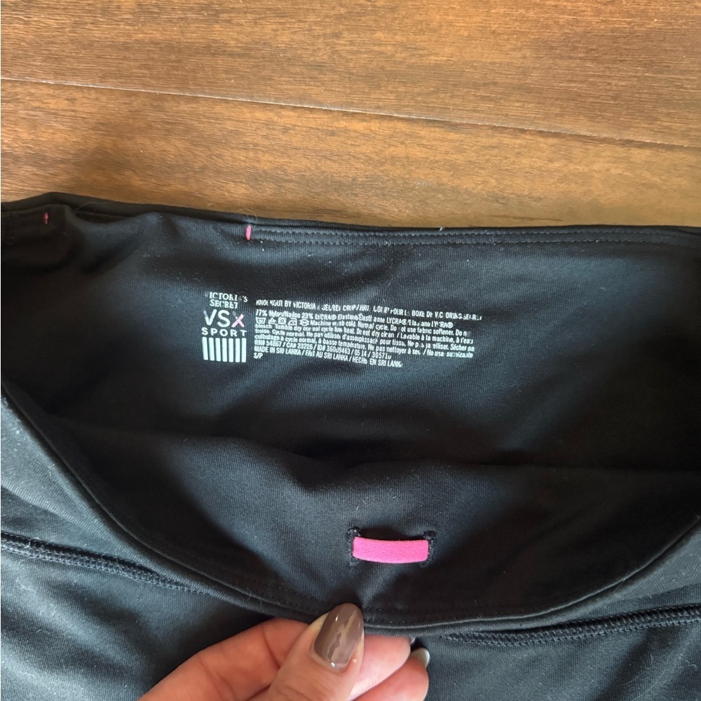 Women’s Victoria’s Secret VSX capri leggings size small - Picture 3 of 3